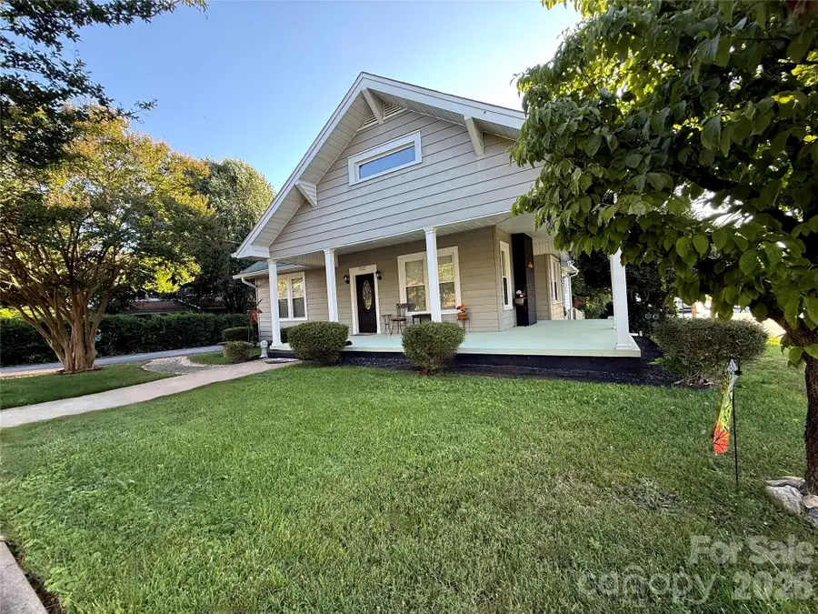 302 S College Avenue, Newton, NC 28658 - #2