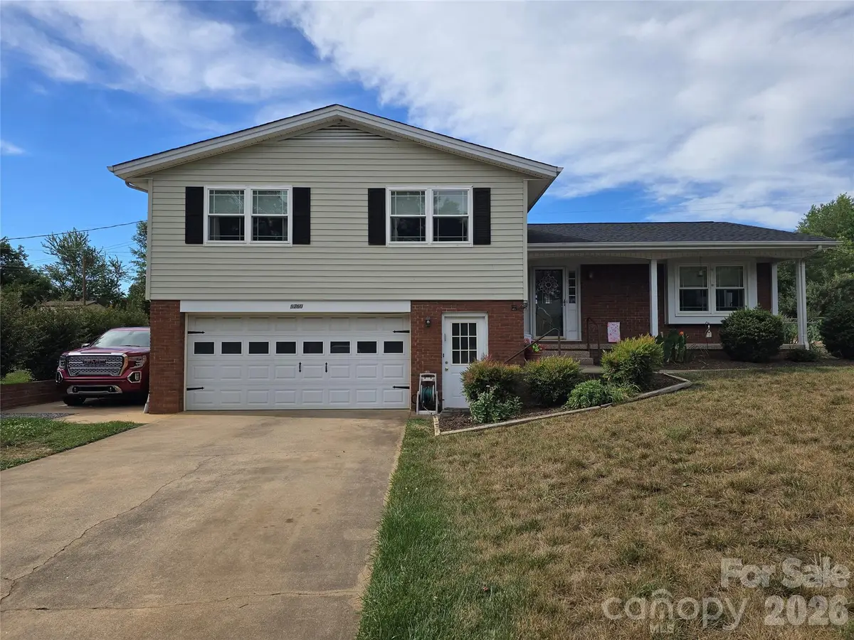 5760 Valley Field Road, Hickory, NC 28602 - #1