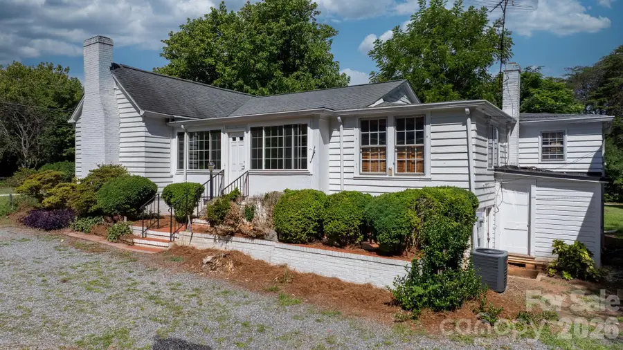 608 1st Street W, Conover, NC 28613 - #3