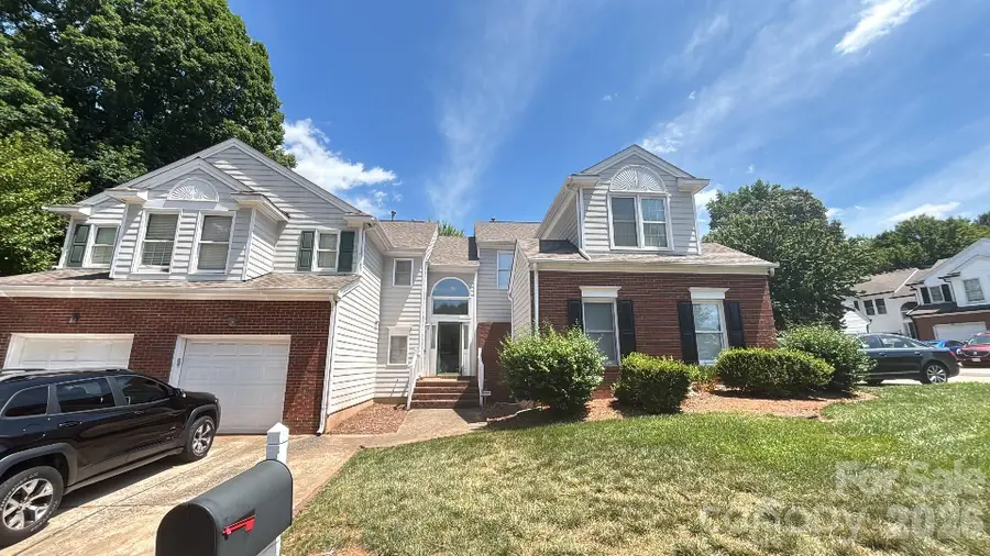 8606 Fox Chase Lane, Charlotte, NC 28269 - #2