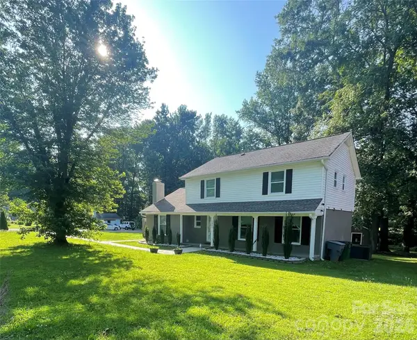 5901 Idlebrook Drive, Charlotte, NC 28212