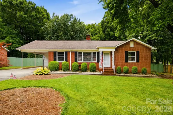 7919 Linda Lake Drive, Charlotte, NC 28215