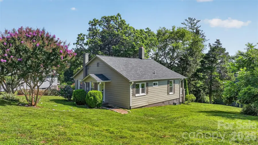 106 Lake Drive, Hickory, NC 28601 - #3