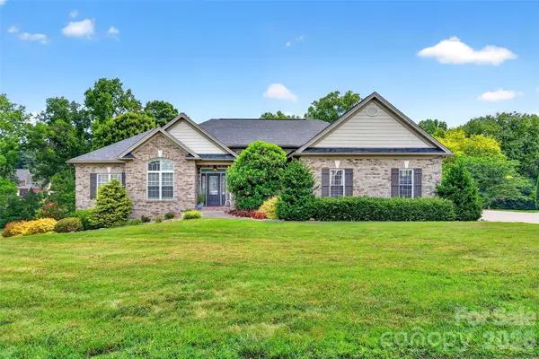 1136 Fox Chase Drive, Newton, NC 28658
