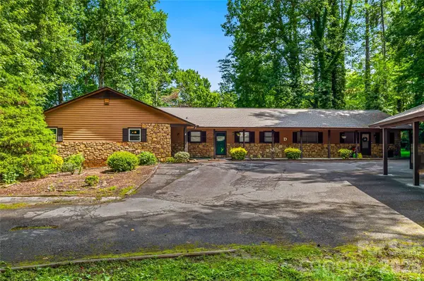 27 Unity Court, Etowah, NC 28729