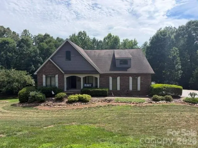 1448 Brookstone Drive, Hickory, NC 28602 - #1