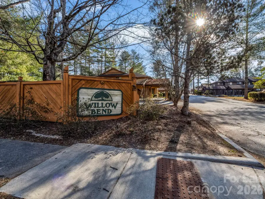 520 Courtwood Lane #4, Hendersonville, NC 28739 - #2