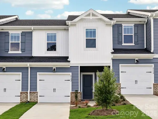 9020 Foggy Brook Loop, Charlotte, NC 28216