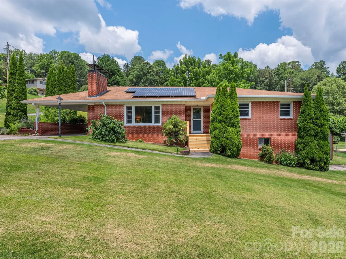 46 Flint Street, Waynesville, NC 28786 - #1