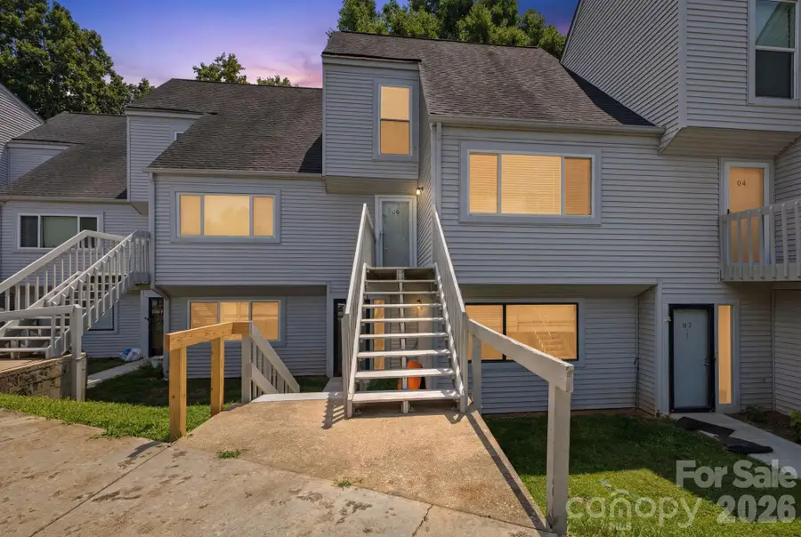 1050 21st Avenue Nw #6, Hickory, NC 28601 - #2
