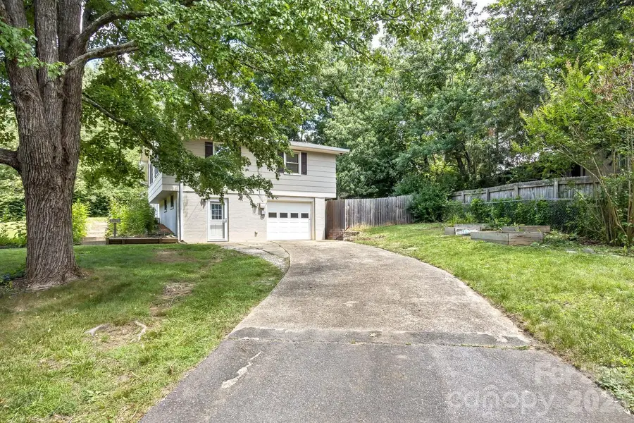 17 Rhododendron Place, Asheville, NC 28805 - #2