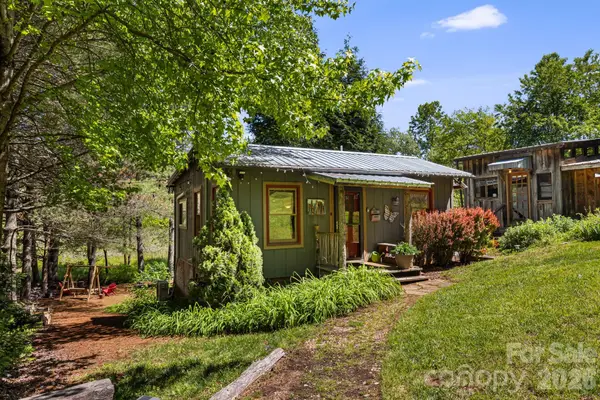 107  111 Hougie Heaven Lane, Franklin, NC 28734