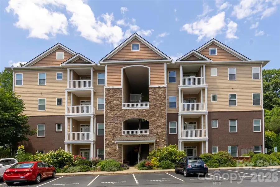 40 Hyannis Drive, Asheville, NC 28804 - #3
