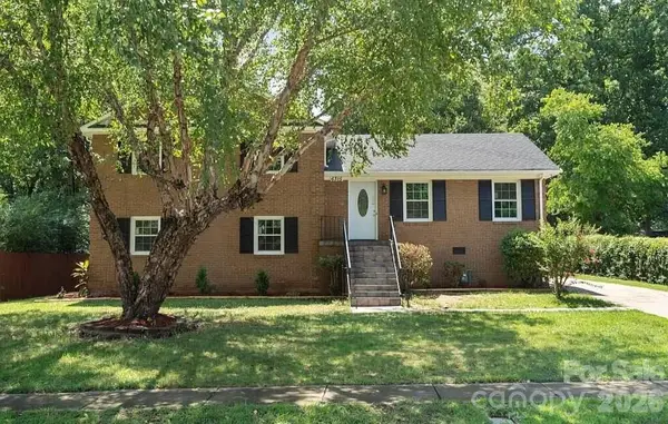 6315 Spring Garden Lane, Charlotte, NC 28213