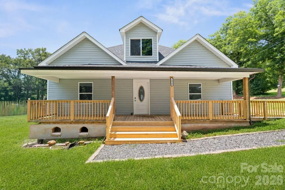 1820 N Hewitt Avenue, Newton, NC 28658 - #1