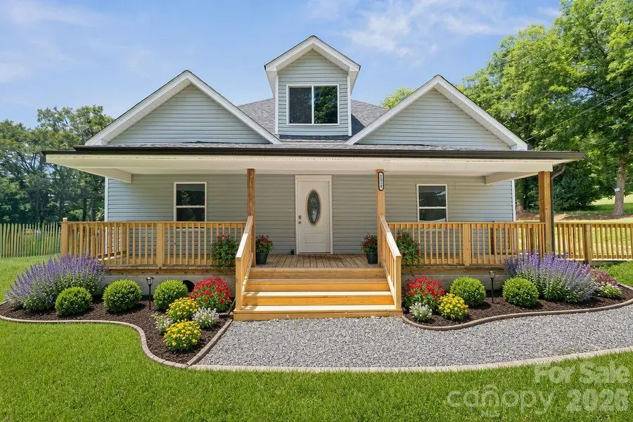 1820 N Hewitt Avenue, Newton, NC 28658 - #2