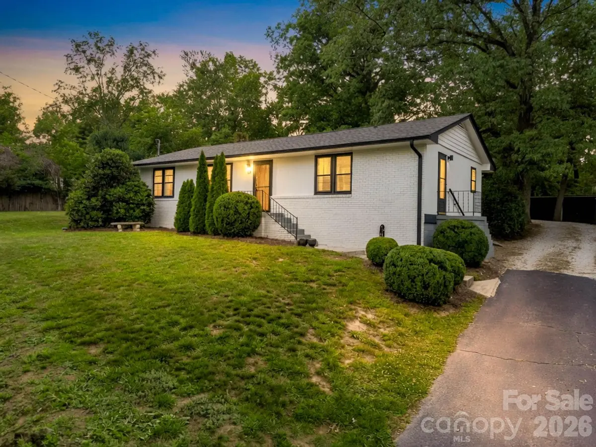 16 Main Street, Asheville, NC 28803 - #1