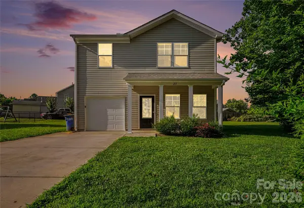 213 Wolf Creek Lane, Statesville, NC 28625