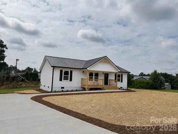 2059 Bailey Drive, Hickory, NC 28601