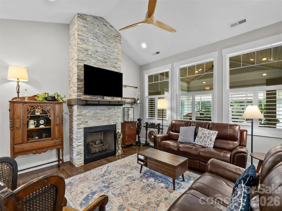 76 S Anvil Avenue, Hendersonville, NC 28792 - #3