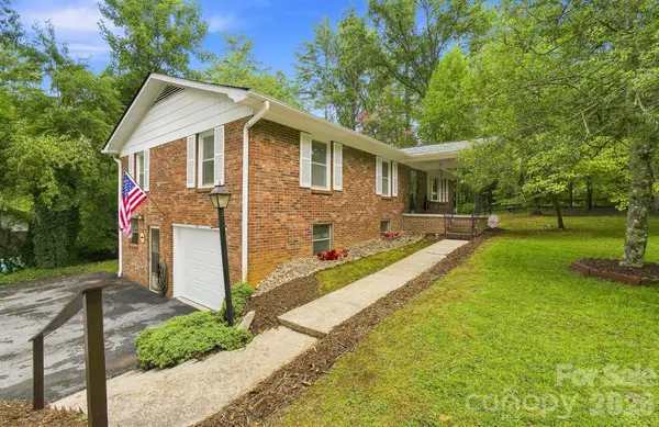 108 Arthur Lane, Hendersonville, NC 28791