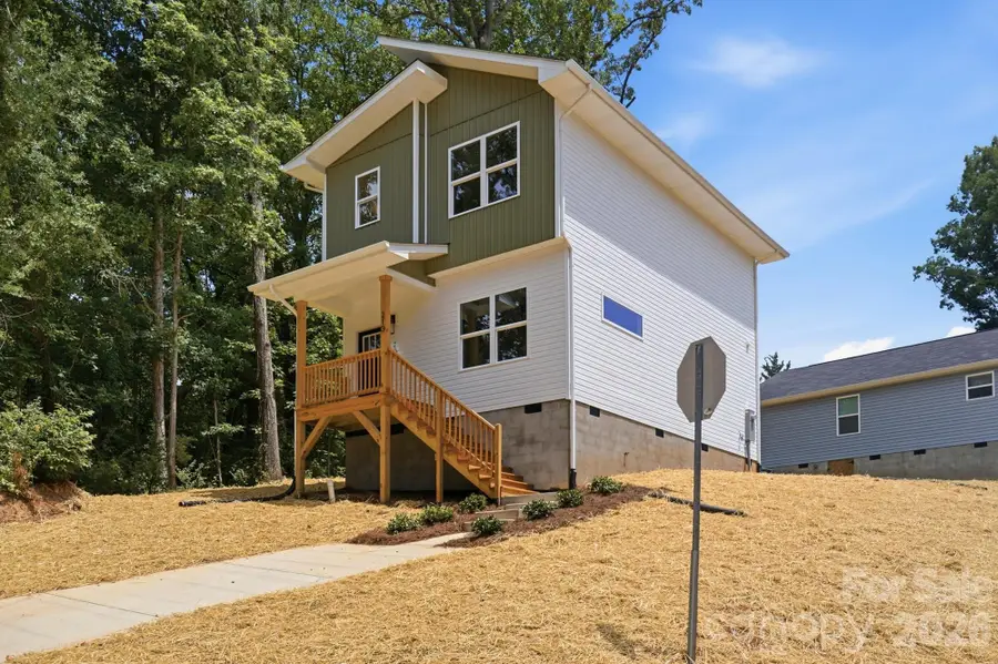 210 8th Avenue Drive Se, Hickory, NC 28602 - #2