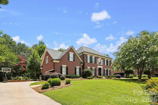 8507 Brownes Pond Lane, Charlotte, NC 28277