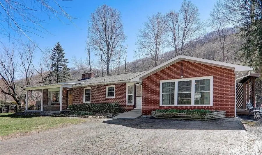 2541 Dellwood Road, Waynesville, NC 28786 - #2