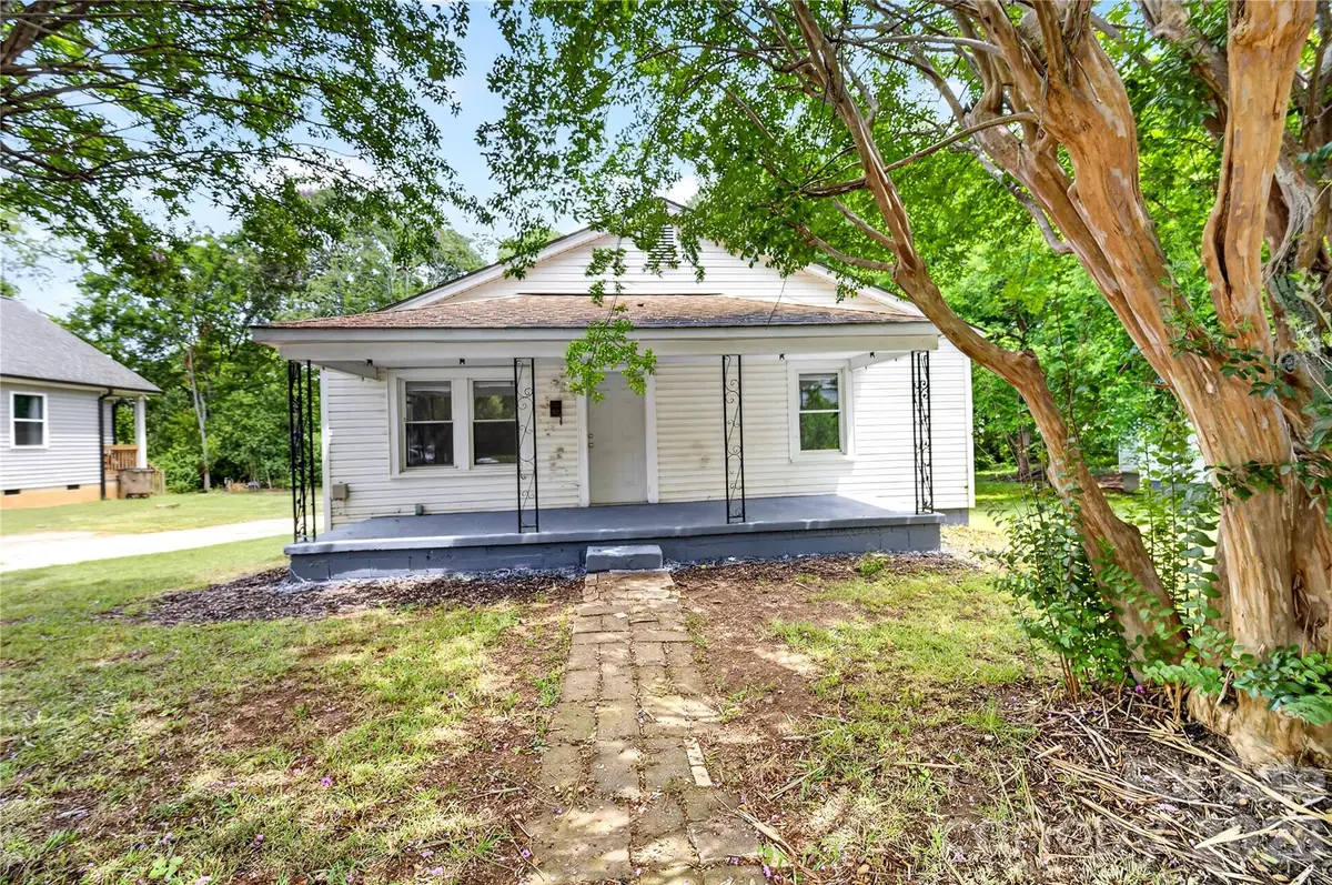 216 W Shannonhouse Street, Shelby, NC 28152 - #1