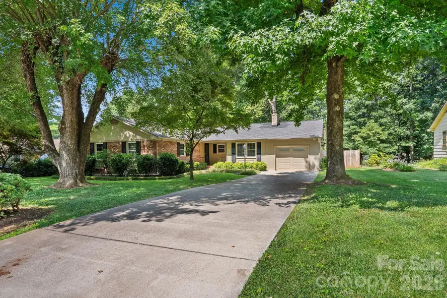 138 Castlerock Drive, Asheville, NC 28806 - #3