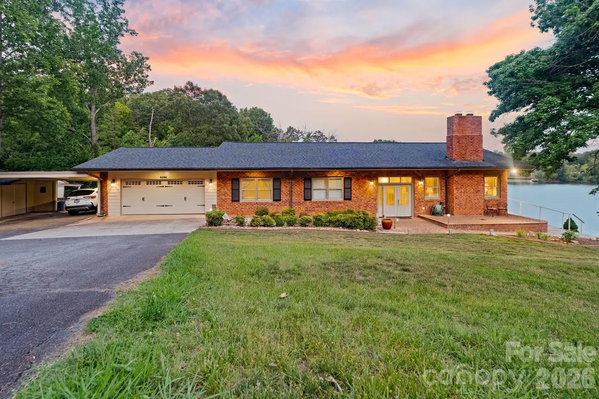 6296 Southlake Drive, Hickory, NC 28601 - #1