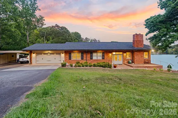 6296 Southlake Drive, Hickory, NC 28601