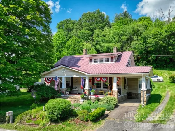 9216 Nc Highway 194 Highway N, Lansing, NC 28643