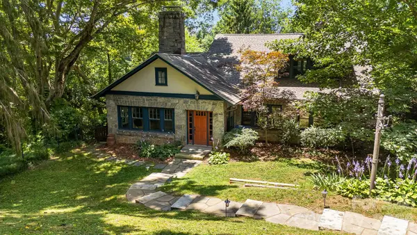 25 Saint Dunstans Circle, Asheville, NC 28803