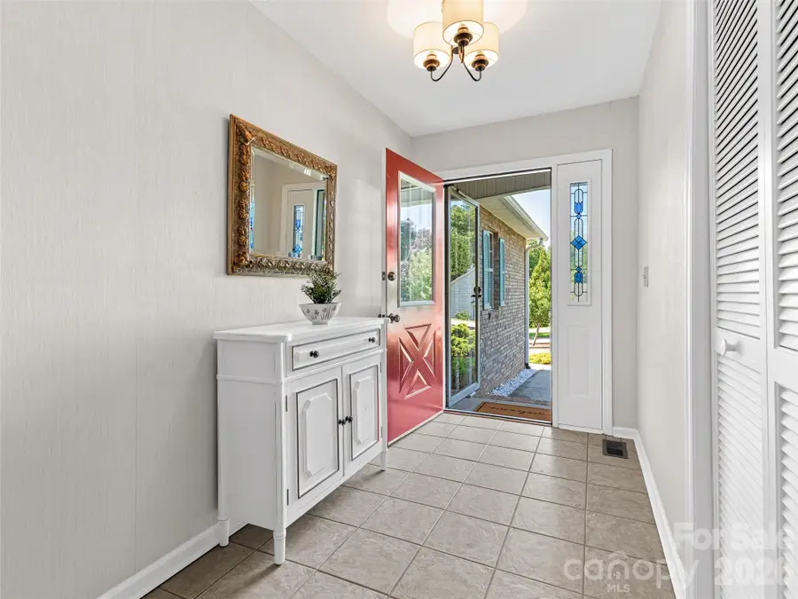 8 Park Avenue, Asheville, NC 28803 - #3
