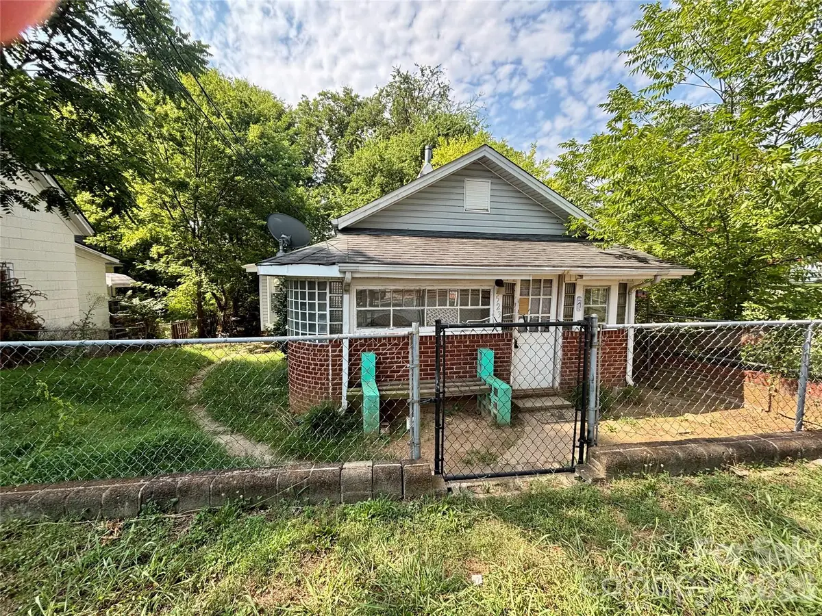 523 W Oakwood Avenue, Albemarle, NC 28001 - #1
