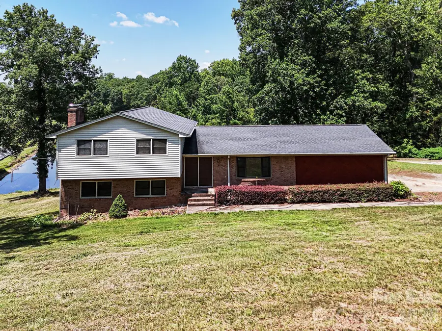 813 Robinson Clemmer Road, Dallas, NC 28034 - #2
