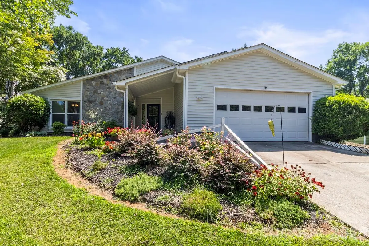 6325 Ellesmere Court, Charlotte, NC 28227 - #1