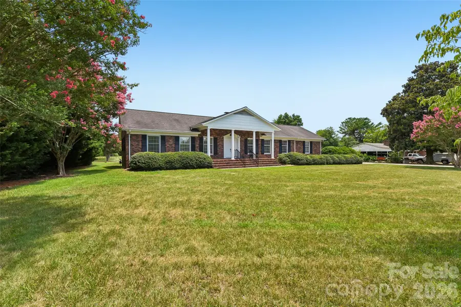 404 N Greenbriar Road, Statesville, NC 28625 - #2