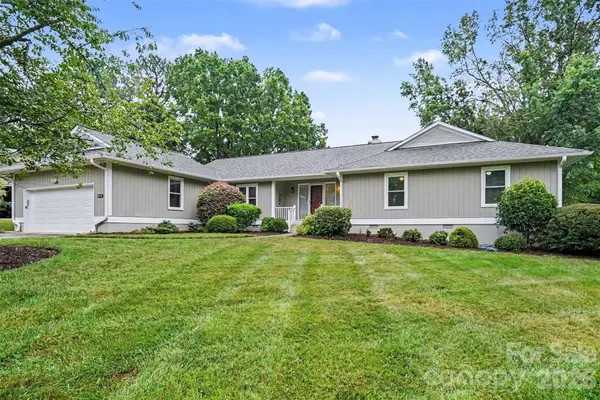 8225 Strawberry Lane, Charlotte, NC 28277