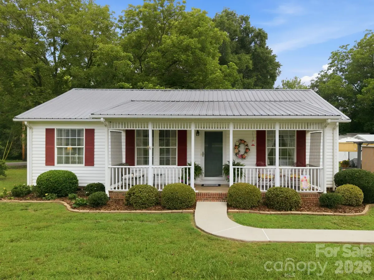112 W 23rd Street, Newton, NC 28658 - #1