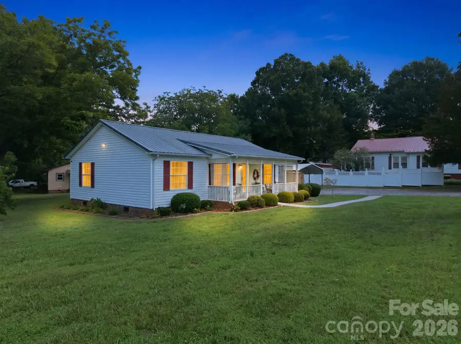 112 W 23rd Street, Newton, NC 28658 - #2