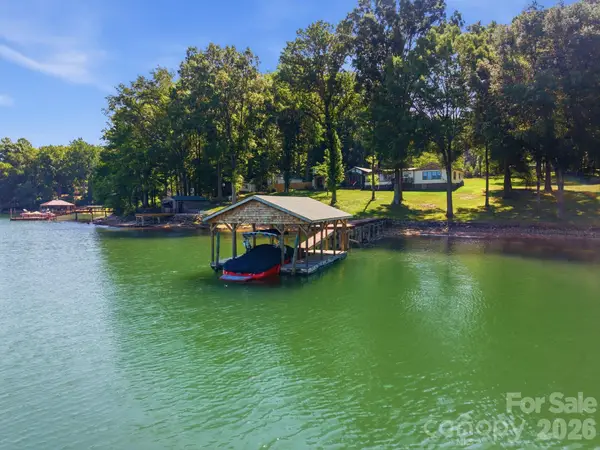 1367 Roundstone Road, Sherrills Ford, NC 28673