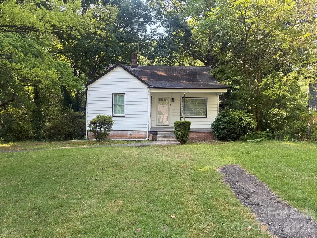 112 10th Avenue Se, Hickory, NC 28602 - #1