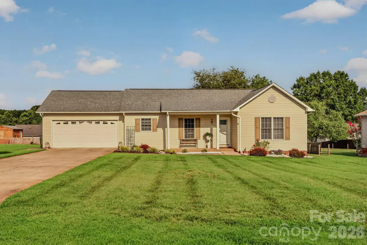 1425 Farmington Hills Drive, Conover, NC 28613 - #1