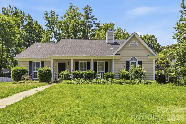 6136 Sunbridge Court, Charlotte, NC 28269