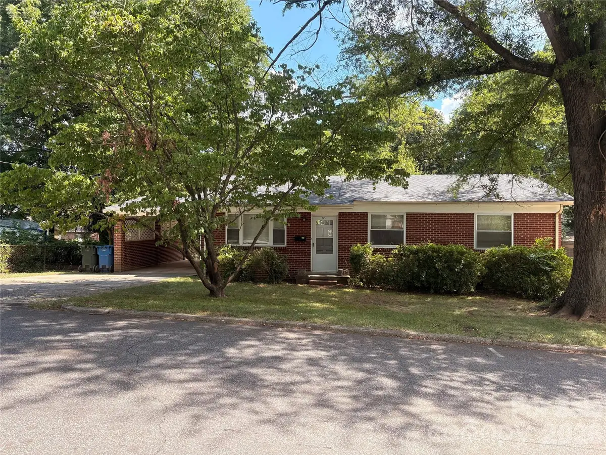 725 5th Avenue Sw, Hickory, NC 28602 - #1
