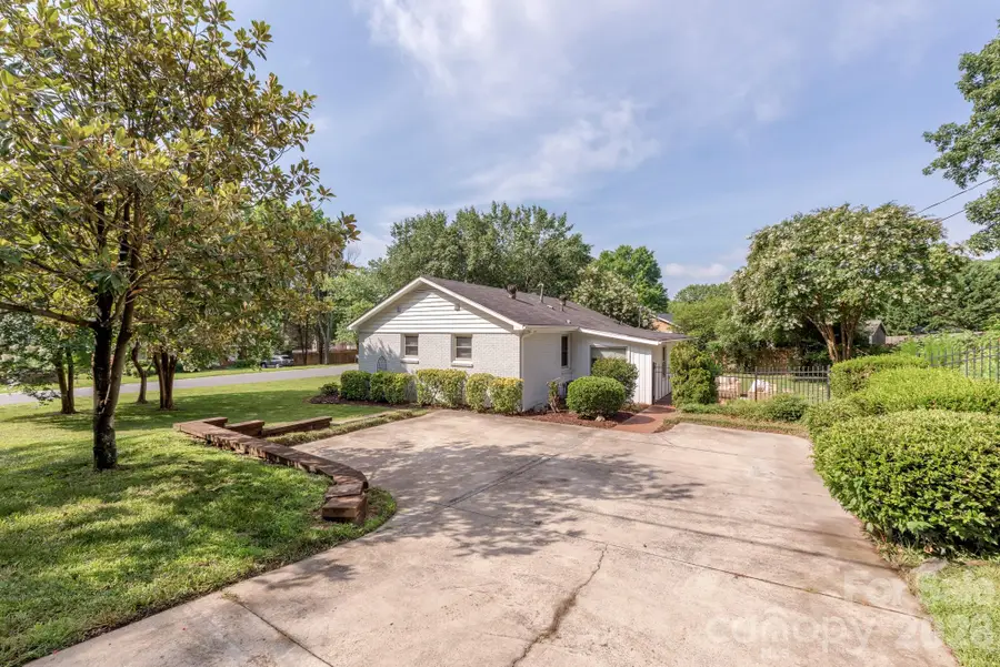 3600 Litchfield Road, Charlotte, NC 28211 - #3