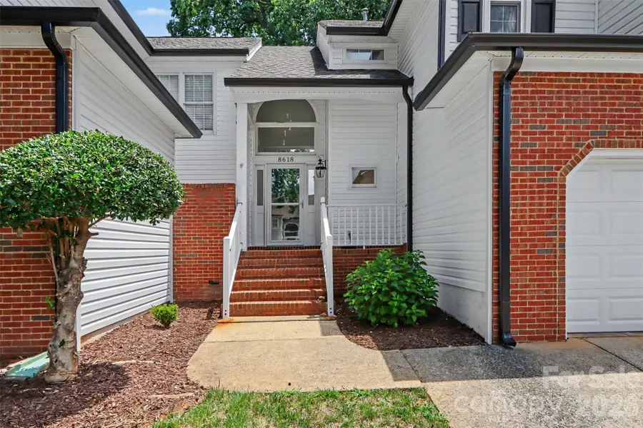 8618 Fox Chase Lane, Charlotte, NC 28269 - #2