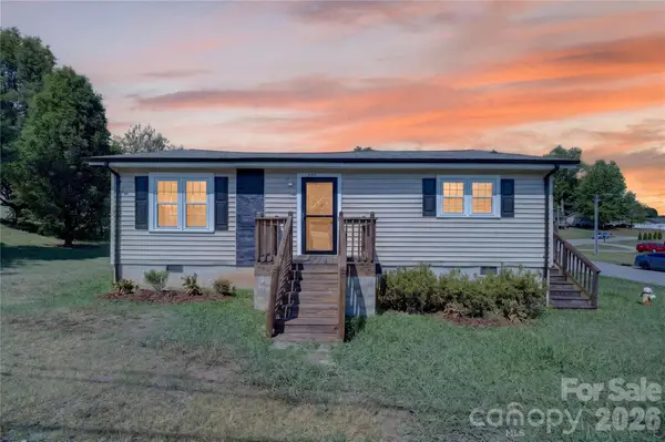 893 7th Street Drive Se, Hickory, NC 28602